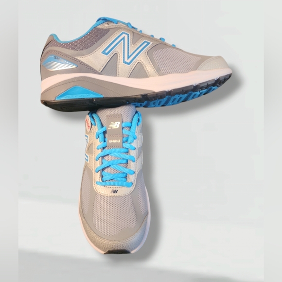 MSRP$180 New Balance 1540v3 Silver Polaris Women's Size 7.5 W 2E. NIB - Picture 8 of 12